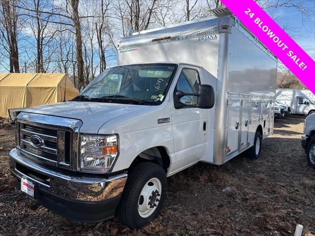 2024 Ford E-450 Cutaway Base