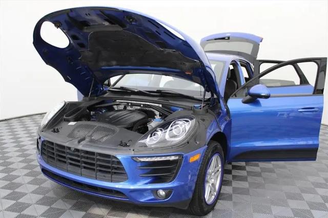 2017 Porsche Macan Standard