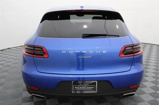 2017 Porsche Macan Standard
