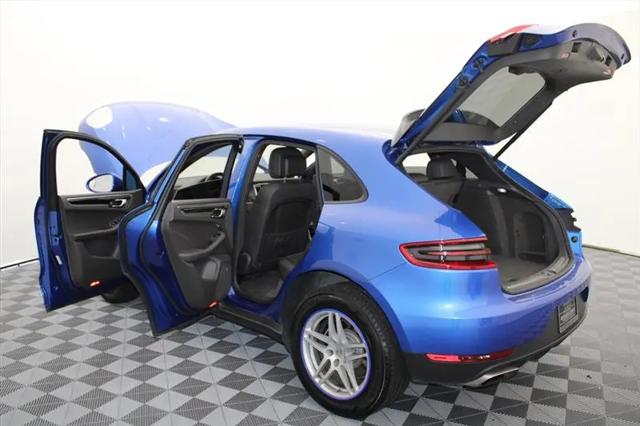 2017 Porsche Macan Standard