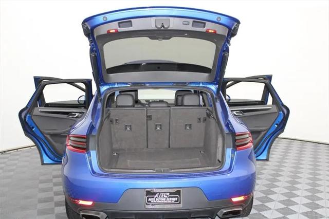 2017 Porsche Macan Standard