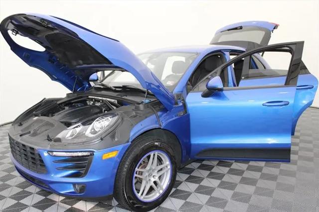 2017 Porsche Macan Standard