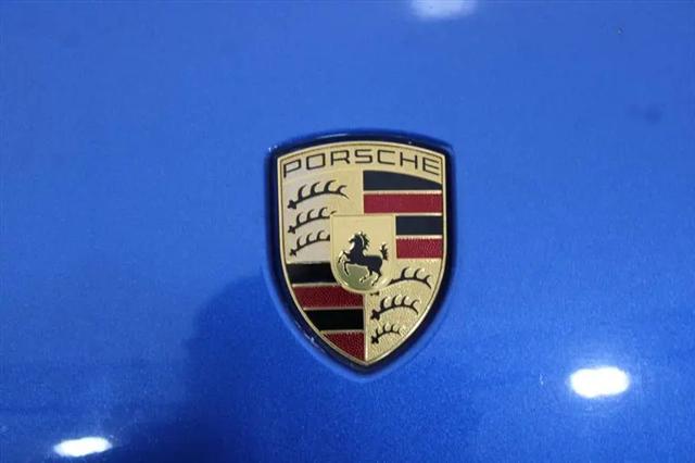 2017 Porsche Macan Standard