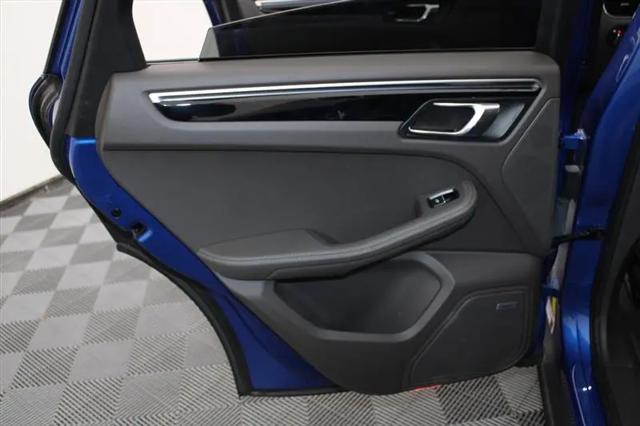 2017 Porsche Macan Standard