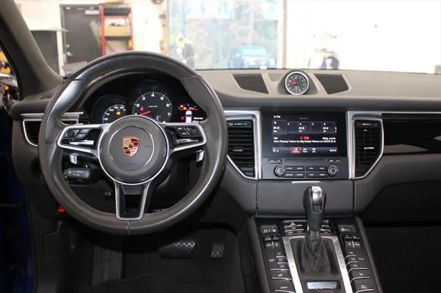 2017 Porsche Macan Standard