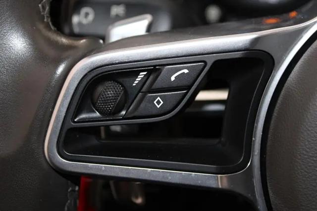 2017 Porsche Macan Standard