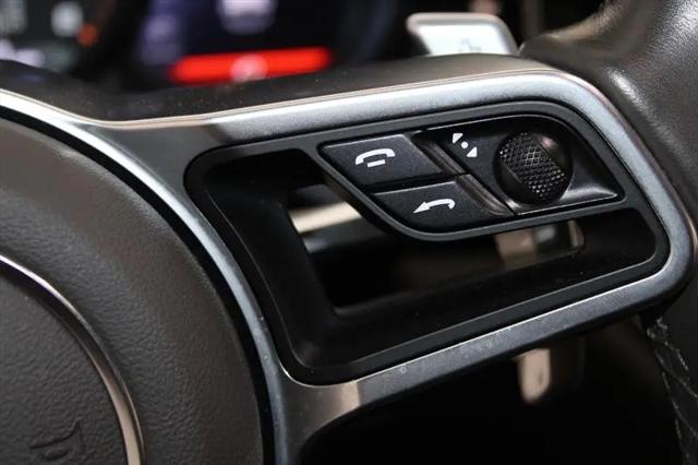 2017 Porsche Macan Standard