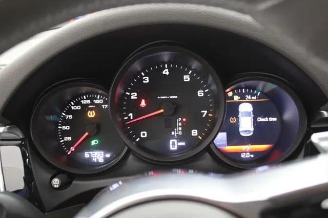 2017 Porsche Macan Standard
