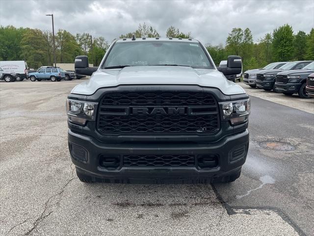 2024 RAM Ram 3500 Chassis Cab RAM 3500 TRADESMAN CHASSIS REGULAR CAB 4X2 60 CA 2024 RAM Ram 3500 Chassis Cab RAM 3500 TRADESMAN CHASSIS REGULAR CAB 4X2 60 CA