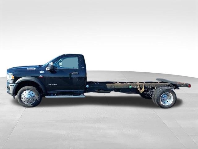 2024 RAM 5500 Chassis RAM 5500 SLT CHASSIS REGULAR CAB 4X4 120 CA