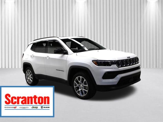 2024 Jeep Compass COMPASS LATITUDE LUX 4X4