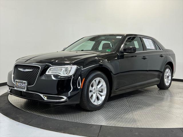 2023 Chrysler 300 Touring