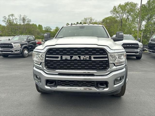 2024 RAM Ram 5500 Chassis Cab RAM 5500 SLT CHASSIS REGULAR CAB 4X4 120 CA