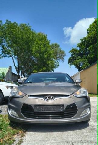 2016 Hyundai Veloster Base 3dr Coupe 6M w/Black Seats for sale in Davie, FL