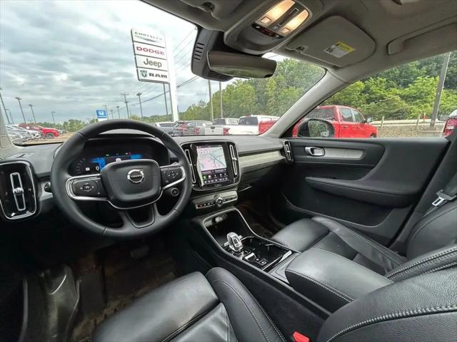 2023 Volvo XC40 B5 Plus Bright Theme