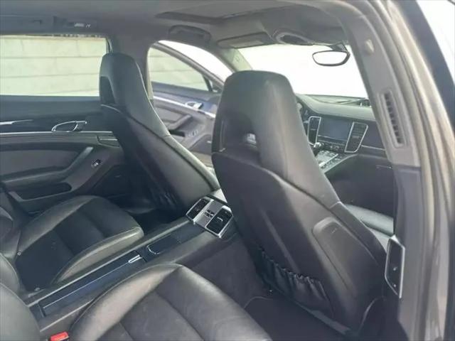 2015 Porsche Panamera 4