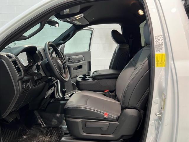 2024 Ram 3500 Chassis Cab Tradesman/SLT