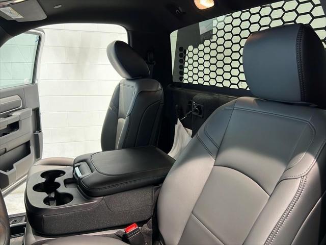 2024 Ram 3500 Chassis Cab Tradesman/SLT