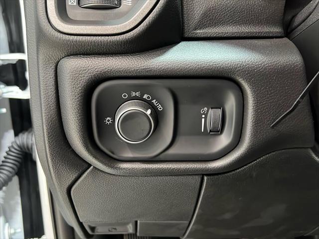 2024 Ram 3500 Chassis Cab Tradesman/SLT