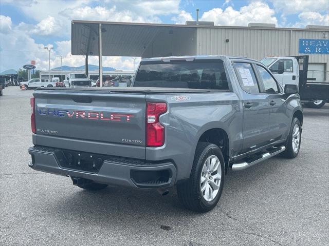2021 Chevrolet Silverado 1500 4WD Crew Cab Short Bed Custom