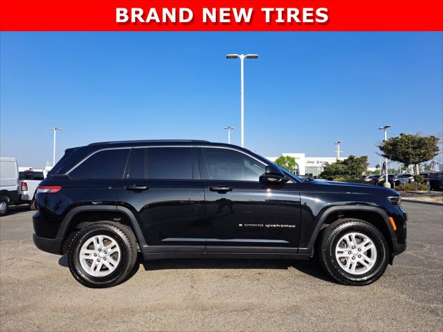 2023 Jeep Grand Cherokee Laredo 4x2
