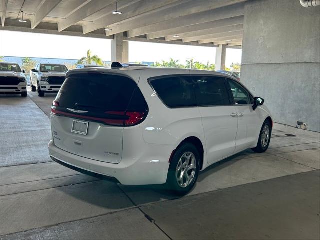 2024 Chrysler Pacifica PACIFICA LIMITED