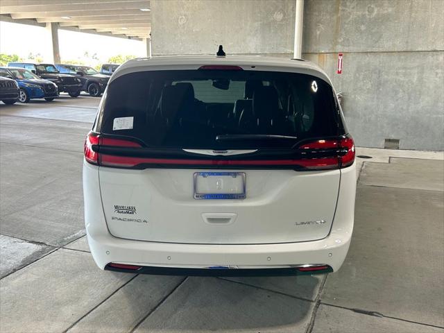 2024 Chrysler Pacifica PACIFICA LIMITED