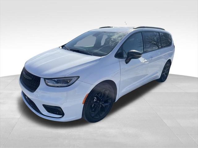 2024 Chrysler Pacifica PACIFICA TOURING L