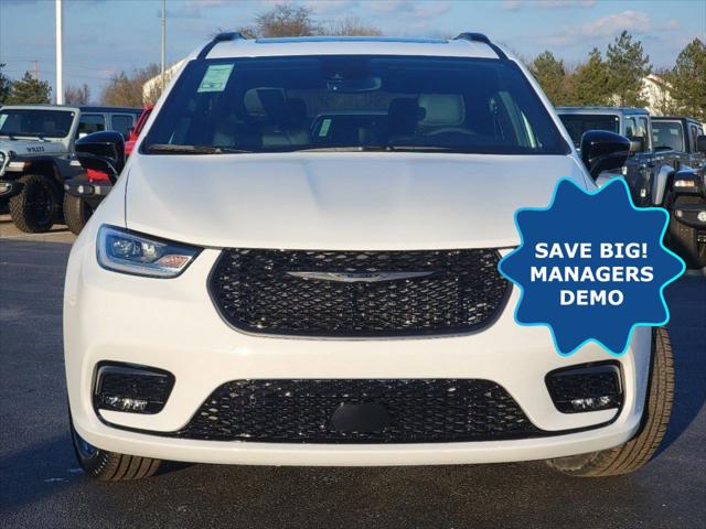 2024 Chrysler Pacifica PACIFICA TOURING L