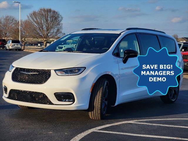 2024 Chrysler Pacifica PACIFICA TOURING L