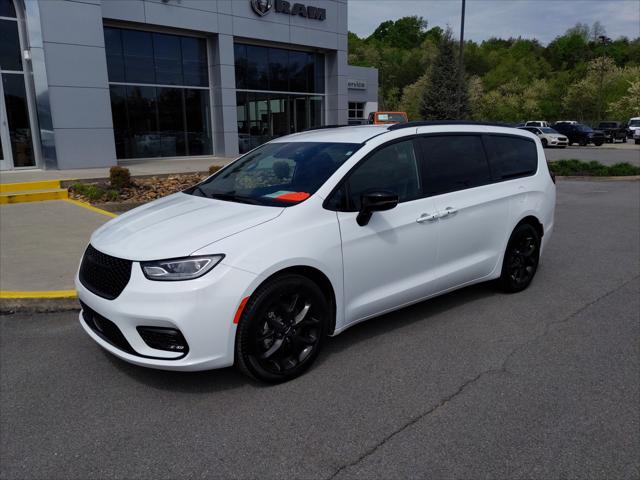 2024 Chrysler Pacifica PACIFICA TOURING L