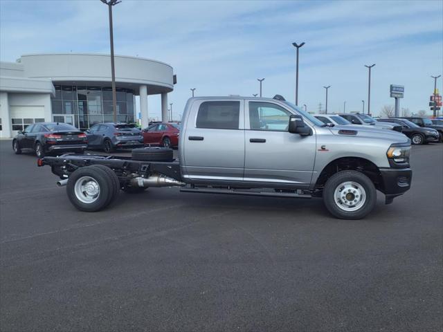 2024 RAM Ram 3500 Chassis Cab RAM 3500 TRADESMAN CREW CAB CHASSIS 4X4 60 CA