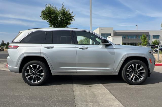 2022 Jeep Grand Cherokee Overland 4x2