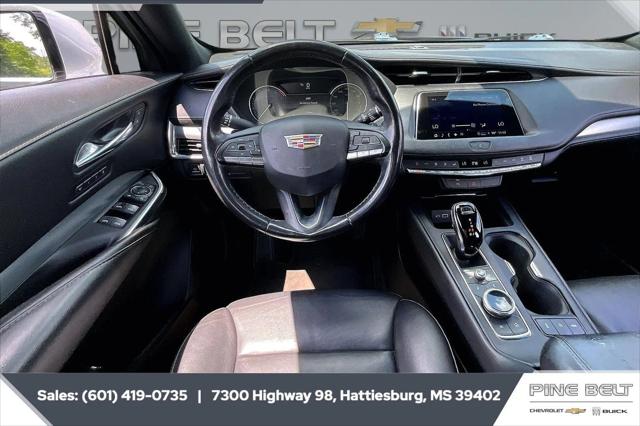 2022 Cadillac XT4 FWD Premium Luxury