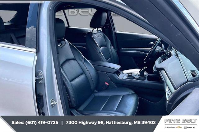 2022 Cadillac XT4 FWD Premium Luxury