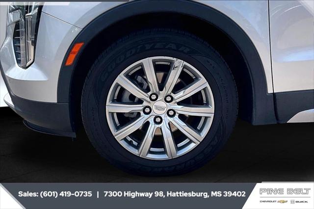 2022 Cadillac XT4 FWD Premium Luxury