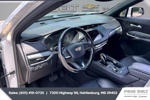 2022 Cadillac XT4 FWD Premium Luxury