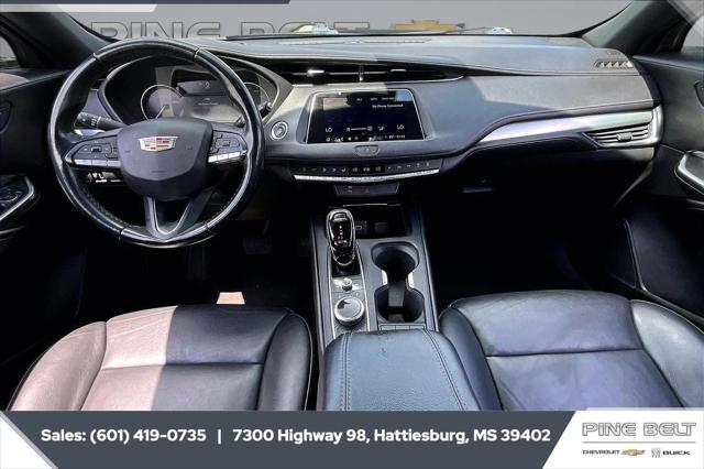 2022 Cadillac XT4 FWD Premium Luxury