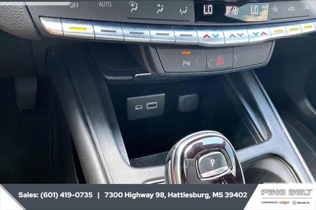 2022 Cadillac XT4 FWD Premium Luxury