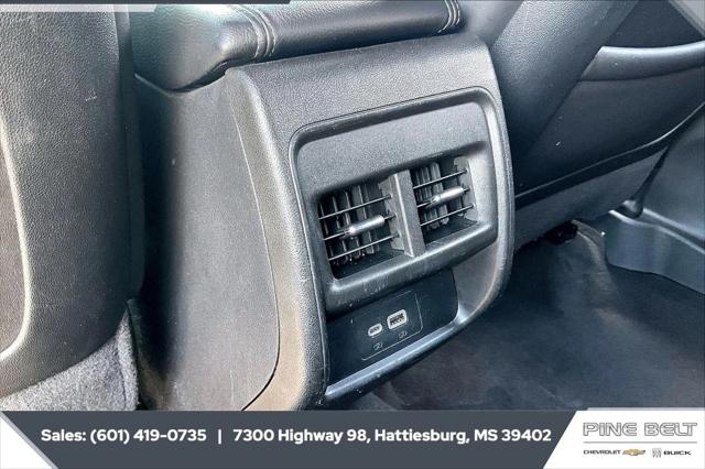 2022 Cadillac XT4 FWD Premium Luxury