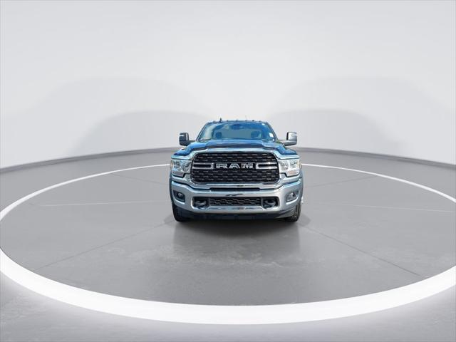 2024 RAM Ram 5500 Chassis Cab RAM 5500 SLT CHASSIS REGULAR CAB 4X4 120 CA