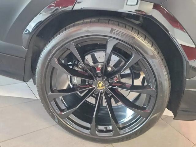 2022 Lamborghini Urus Graphite Capsule