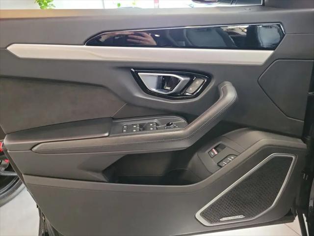 2022 Lamborghini Urus Graphite Capsule