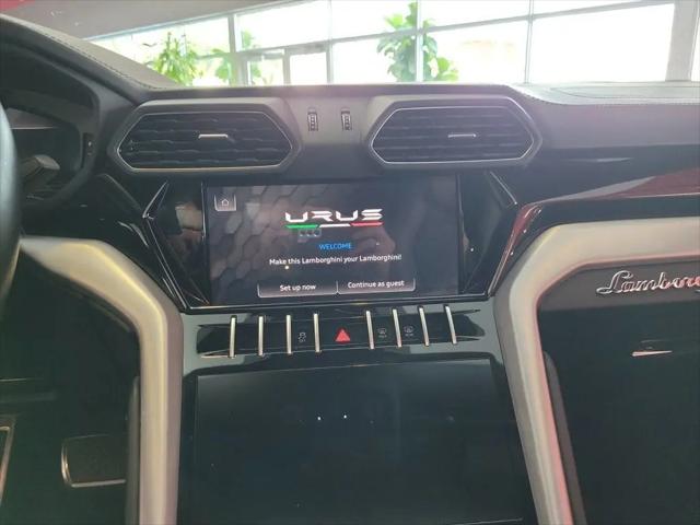 2022 Lamborghini Urus Graphite Capsule