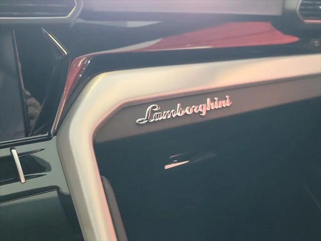 2022 Lamborghini Urus Graphite Capsule