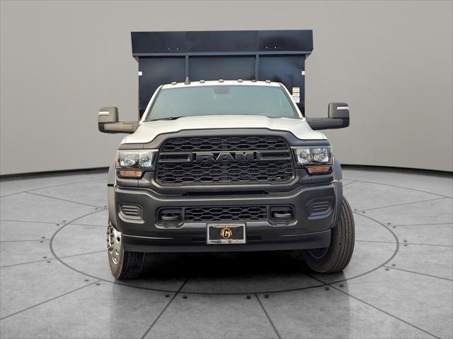 2024 RAM Ram 5500 Chassis Cab RAM 5500 TRADESMAN CHASSIS REGULAR CAB 4X4 84 CA 2024 RAM Ram 5500 Chassis Cab RAM 5500 TRADESMAN CHASSIS REGULAR CAB 4X4 84 CA