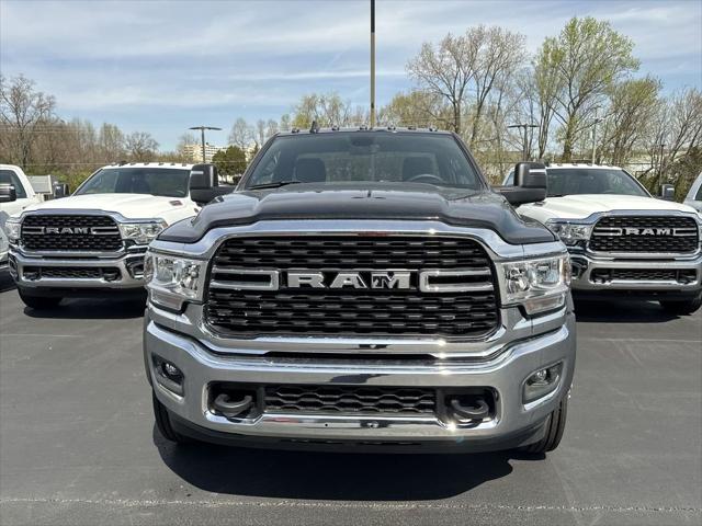 2024 RAM Ram 5500 Chassis Cab RAM 5500 SLT CHASSIS REGULAR CAB 4X4 120 CA