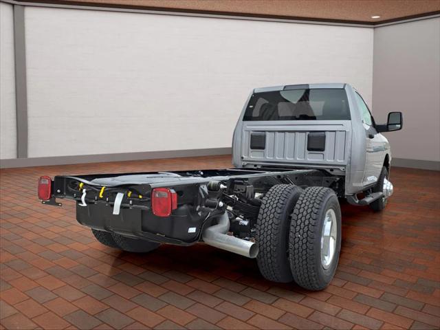 2024 RAM Ram 3500 Chassis Cab RAM 3500 TRADESMAN CHASSIS REGULAR CAB 4X2 84 CA 2024 RAM Ram 3500 Chassis Cab RAM 3500 TRADESMAN CHASSIS REGULAR CAB 4X2 84 CA