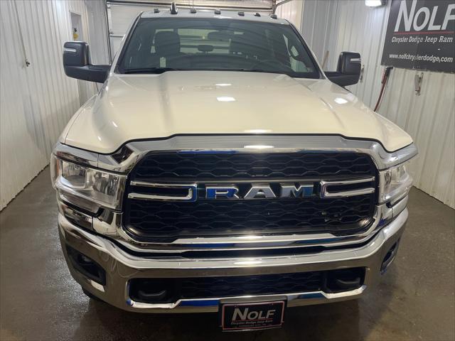 2024 RAM Ram 3500 Chassis Cab RAM 3500 TRADESMAN CREW CAB CHASSIS 4X4 60 CA
