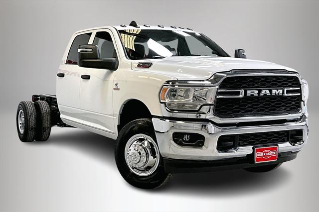2024 RAM Ram 3500 Chassis Cab RAM 3500 TRADESMAN CREW CAB CHASSIS 4X4 60 CA